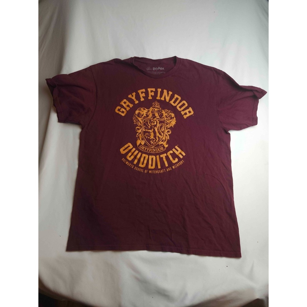 Harry Potter Graphic T Shirt Large Maroon Jersey Gryffindor Quidditch Hogwarts